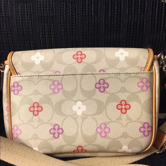 Authentic Coach Crossbody Bag - Picture 2 of 8